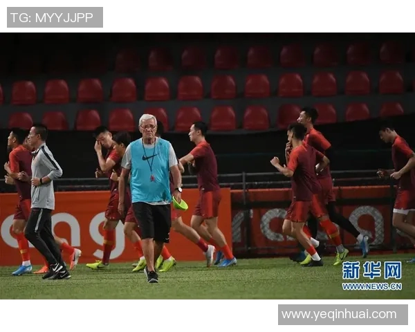 足球明星与气球的趣味挑战视频精彩瞬间大揭秘