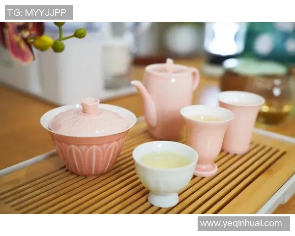 足球明星的茶具偏好揭秘品味与风格的完美结合